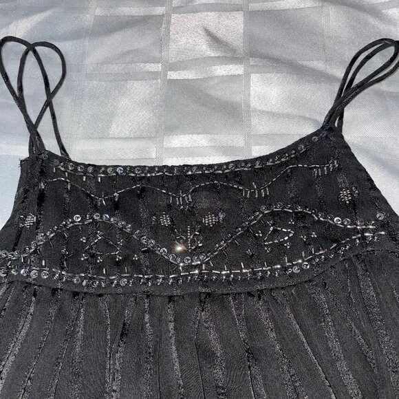 🎉 Bundle Deal: 4 for $20! 🎉 Zara embroidered swing cami M - Picture 2 of 7